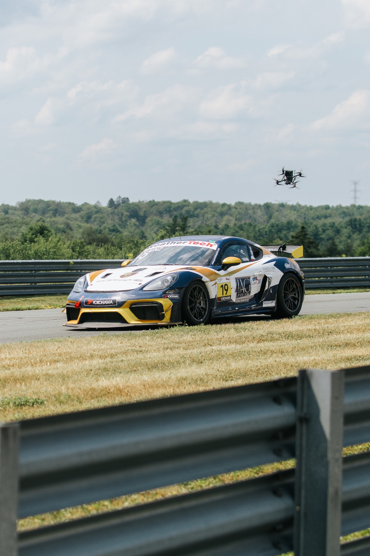Porsche Cayman GT4